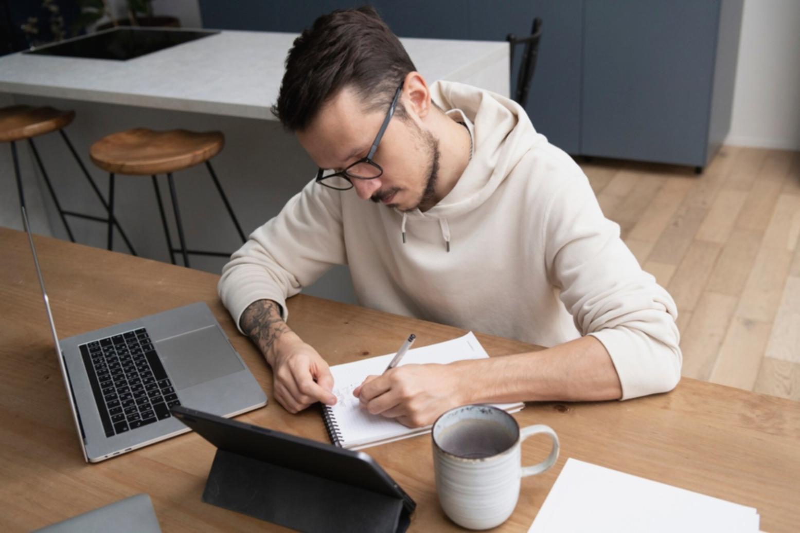 Teilnehmer beim praktischen Budget-Analyse Workshop