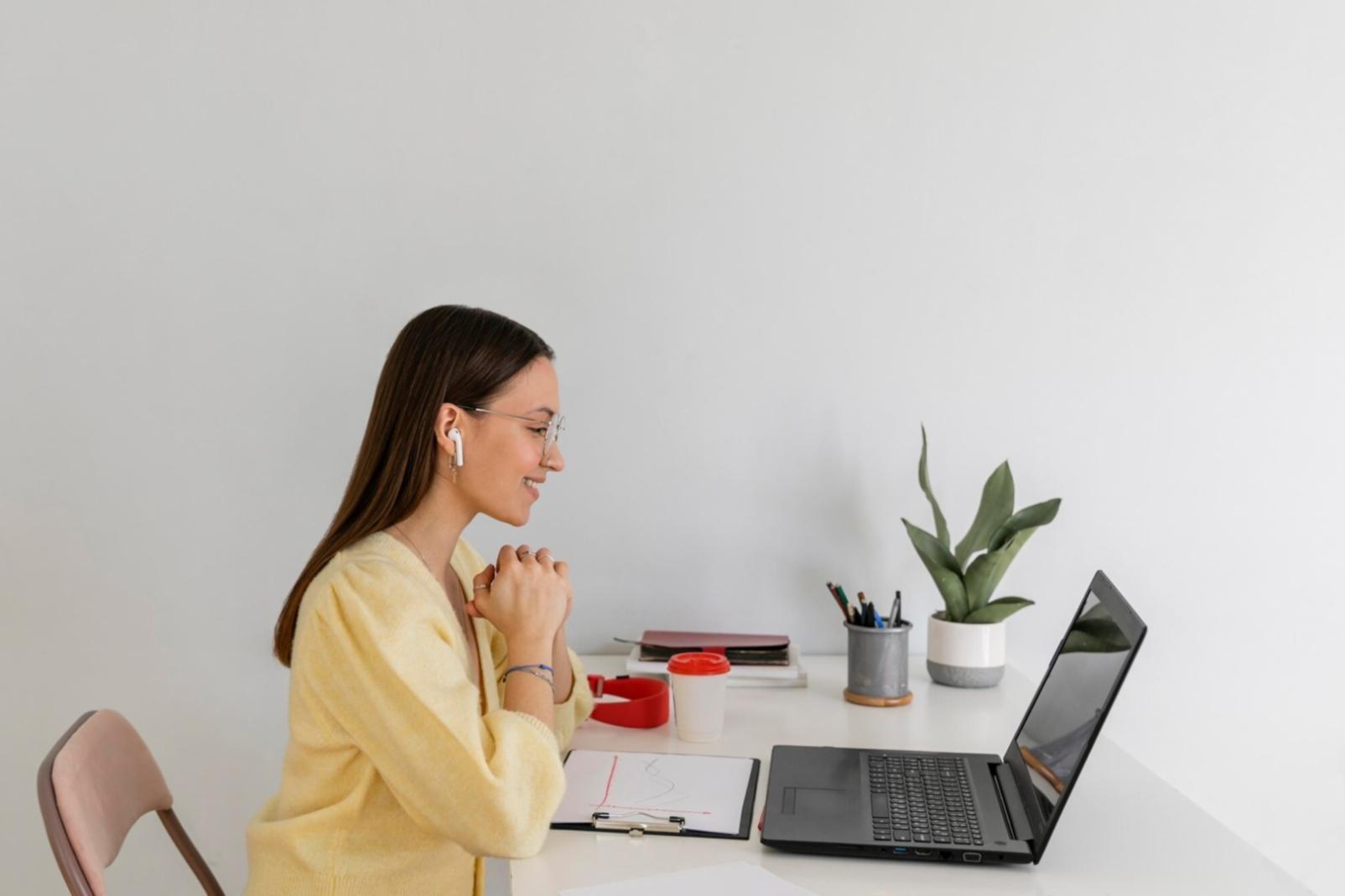 mitarolivo Büro in Essen - moderne Arbeitsumgebung für Finanzanalyse und Beratung